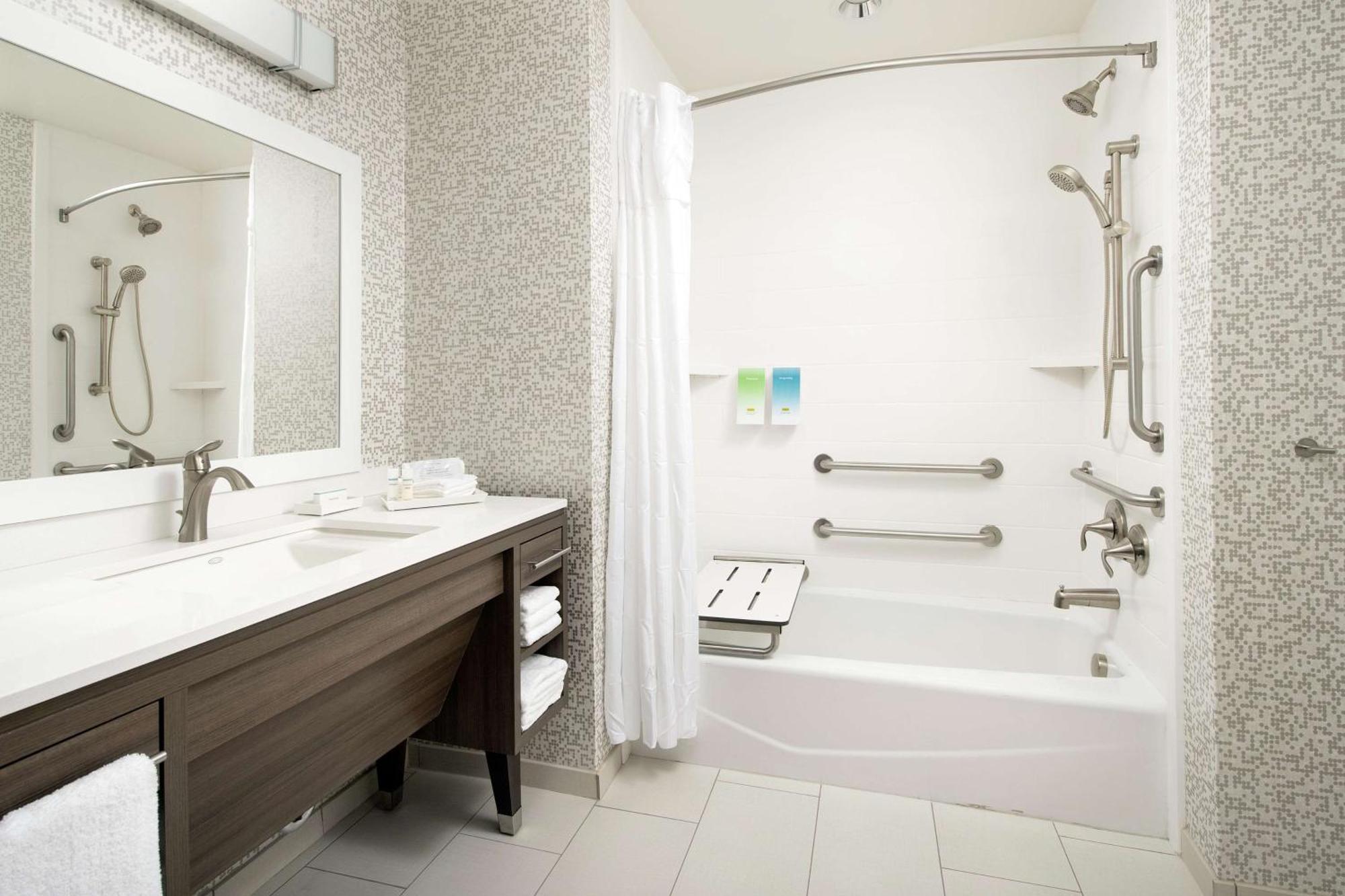 Home2 Suites By Hilton Лонгмънт Екстериор снимка
